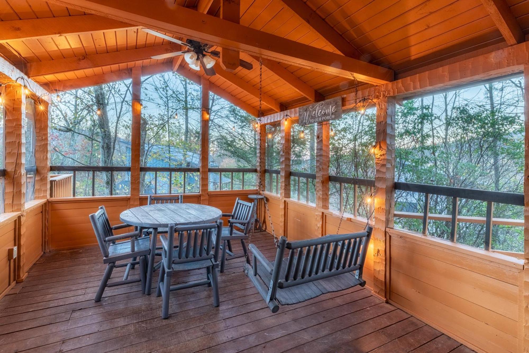 Real Log Cabin With Amazing Views, Hot Tub, Sauna, Games 개틀린버그 외부 사진