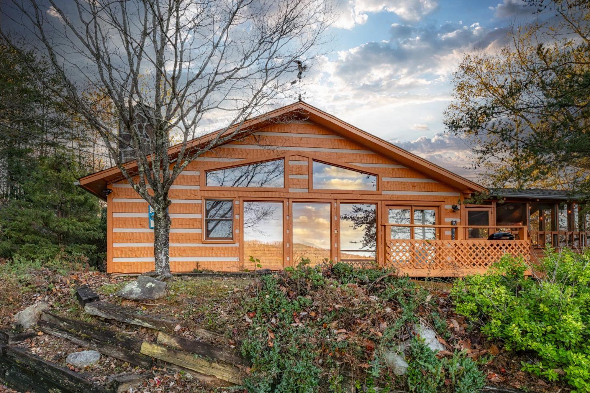 Real Log Cabin With Amazing Views, Hot Tub, Sauna, Games 개틀린버그 외부 사진
