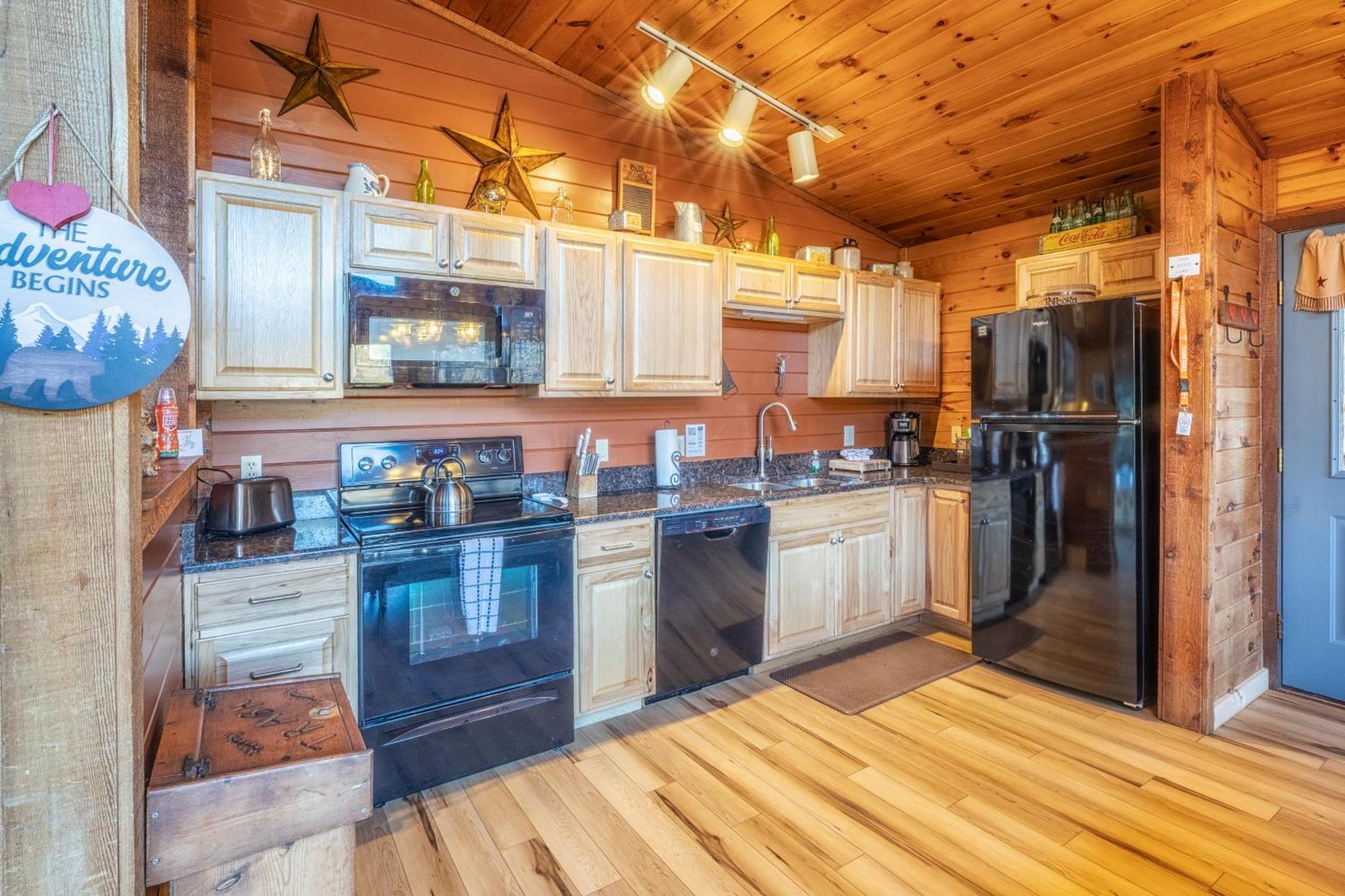 Real Log Cabin With Amazing Views, Hot Tub, Sauna, Games 개틀린버그 외부 사진